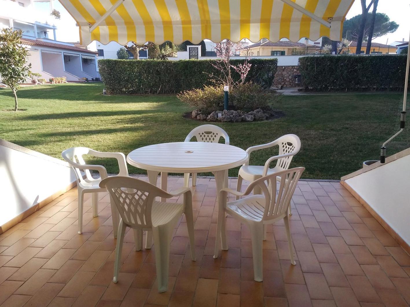 Apartamentos Gran Sol L' Escala Bagian luar foto
