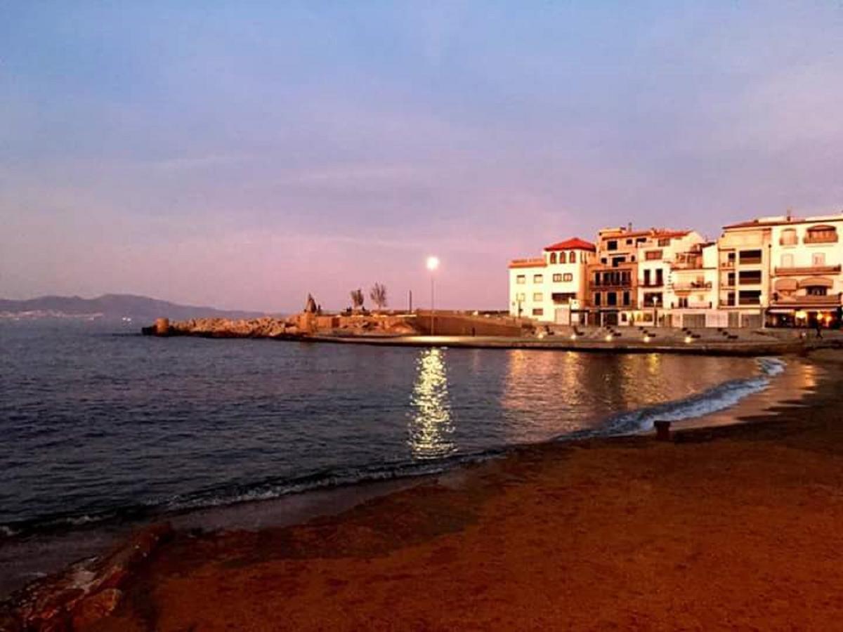 Apartamentos Gran Sol L' Escala Bagian luar foto